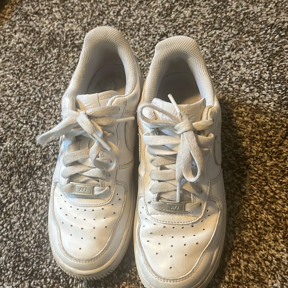 Nike Air Force 1 Shoes - Picture 3 of 9